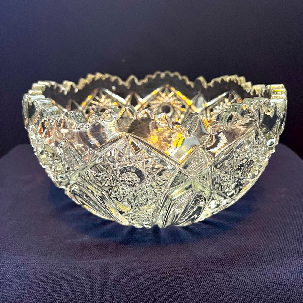 Vintage L E  Smith Crystal Serving Bowl Glass Star Design